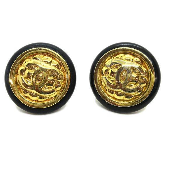 CHANEL CC Logos Button Motif Quilted Earrings Gold - Picture 1 of 4